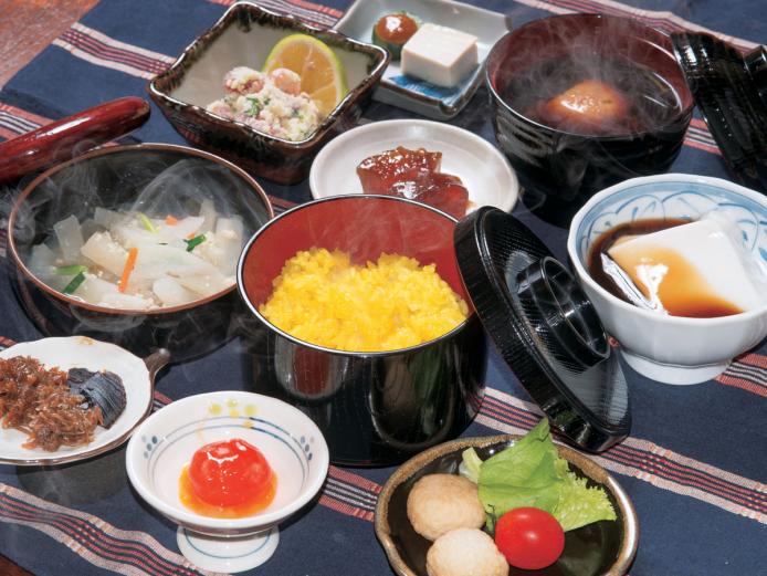 &lt;br&gt;&lt;span style=&quot;font-size:14px;&quot;&gt;【DATA】&lt;br /&gt;住所／臼杵市浜町1組&lt;br&gt;電話／0972-62-3333&lt;br&gt;駐車場／6台&lt;br&gt;アクセス／臼杵ICから車で約6分&lt;br&gt;&lt;a href=&quot; https://www.usuki-kanko.com/archives/gourmet/%E5%B0%8F%E6%89%8B%E5%B7%9D%E5%95%86%E5%BA%97&quot; target=&quot;_blank&quot;&gt;&lt;font color=&quot;#0033ff&quot;&gt;詳細はこちら&lt;/font&gt;&lt;/a&gt;&lt;/span&gt;&lt;br&gt;&lt;br&gt;&lt;br&gt;