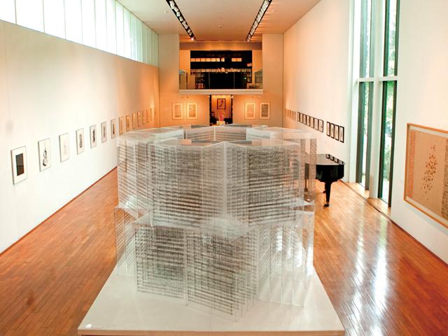 &lt;font color=&quot;#800080&quot;&gt;&lt;strong&gt;由布院アート散策&lt;/strong&gt;&lt;/font&gt;（由布市）&lt;br&gt;「由布院駅アートホール」をはじめ、油絵や造形作品を展示する「ドルドーニュ美術館」や音楽にまつわる美術作品を集結した「由布院空想の森アルテジオ」など、街中に多くの美術館があります。&lt;br&gt;&lt;span style=&quot;font-size:14px;&quot;&gt;&lt;strong&gt;&lt;hr&gt;【DATA】 &lt;/strong&gt;&lt;br /&gt; 住所／由布市湯布院町&lt;br&gt;電話／0977-84-2446（由布市ツーリストインフォメーションセンター）&lt;br&gt;&lt;a href=&quot;https://yufuin.gr.jp/?sort=popular&amp;post_type=spot&amp;s=&amp;spot_category%5B%5D=museum-gallery&quot; target=&quot;_blank&quot;&gt;&lt;font color=&quot;#0033ff&quot;&gt;詳細はこちら&lt;/font&gt;&lt;/a&gt;&lt;/span&gt;&lt;br&gt;&lt;br&gt;&lt;br&gt;