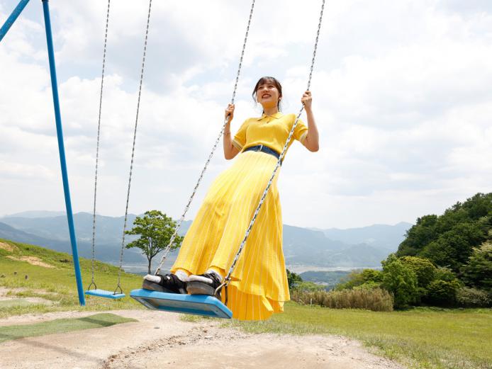 <font color="ff00ff"><strong>【編集後記】 </strong></font><br>今回は豊かな食文化が息づく臼杵市と自然溢れる玖珠町へお邪魔してきました。「臼杵せんべい手塗り体験」をしたり、郷土料理を味わったり、絶景ブランコを楽しんだり、花手水が美しい神社へ立ち寄ったり…と満喫しました☆今年の夏はどこかに行こう！とワクワクしている方も多いはず。ぜひ「ぐるり」を参考に“おんせん県”を旅してくださいね。<br><br>