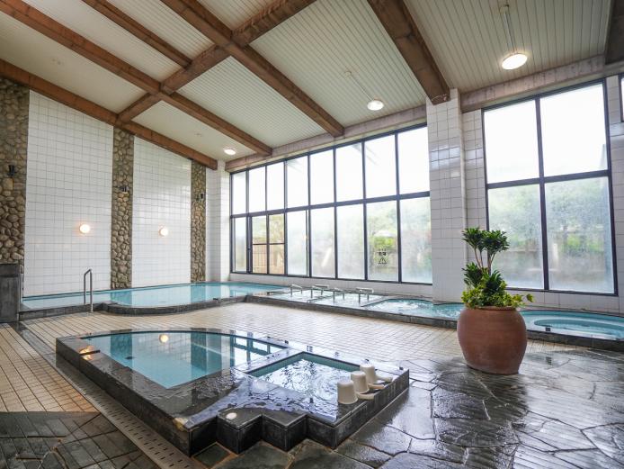 <span style="font-size:18px;"><a href="https://www.visit-oita.jp/spots/detail/9356"target="_blank"><font color="#0033ff">スーパー銭湯 花の湯</font></a></span>