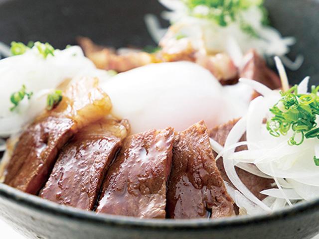 <font color="#ff1493"><strong>旬彩 南蔵</strong></font><br>重厚な梁とガラスをふんだんに使い、かまくらの様な可愛らしい個室スペースが配置された和モダンな雰囲気のレストラン。「豊後・米仕上げ牛」をはじめとした地元食材を使った料理が味わえます。<hr><span style="font-size:14px;"><strong>【DATA】 </strong><br /> 住所／豊後高田市新町989-1<br>電話／0978-23-1860（豊後高田市観光まちづくり株式会社）<br>駐車場／あり<br>アクセス／宇佐ICから車で約20分<br /><a href=" https://www.city.bungotakada.oita.jp/site/showanomachi/1281.html" target="_blank"><font color="#0033ff">詳細はこちら</font></a></span>