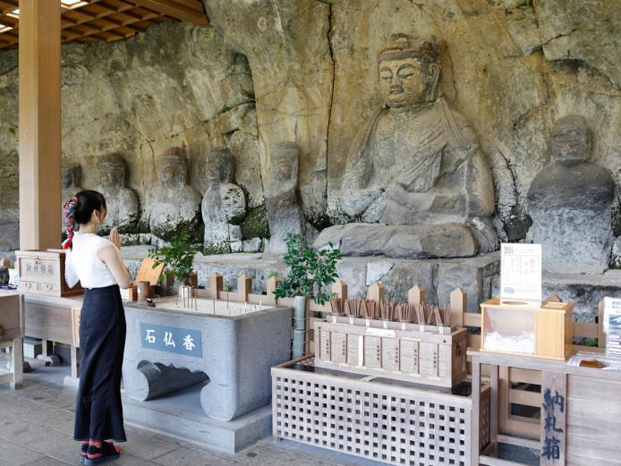 ▲臼杵石仏の中心的な存在である古園石仏の大日如来坐像