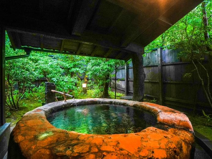 <span style="font-size:18px;"><a href="https://www.visit-oita.jp/spots/detail/9404"target="_blank"><font color="#0033ff">山あいの宿 喜安屋</font></a></span>