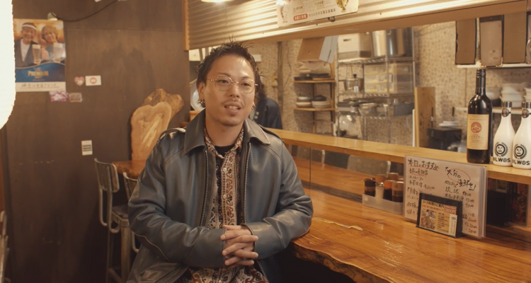 <span style="font-size:16px;"><a href="https://iriguchi.therestaurant.jp/ "> <span style="color:#C9F2E3;"><u>焼き鳥と鍋 いりぐち</u></span></a><br > <span style="font-size:12px;"> 地元産の海産物など大分名物も楽しめるカジュアルなネオ居酒屋。オリジナルメニューも豊富で、幅広い世代や客層に気軽に立ち寄っていただけける雰囲気です。</span><br /> <span style="font-size:12px;"><span style="color:#FFFF00;">【スポット情報】</span><br /> 住所：大分県大分市都町2-1-29 多田ガラスビル1F <br /> TEL：097-547-8372 <br /> 営業時間：11:30～14:00（平日のみ）、17:30～1:00 <br /> 定休日：不定休</span><br /><br>