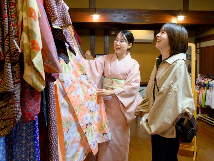 ▲いろんなデザインの着物があるので、目移りしそう！