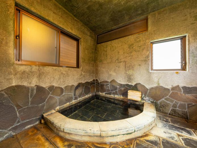 <span style="font-size:18px;"><a href="https://www.visit-oita.jp/spots/detail/9397"target="_blank"><font color="#0033ff">宿彩 暁雲荘</font></a></span>