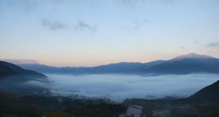 <span style="font-size:16px;"><a href="https://www.city.yufu.oita.jp/kankou/kankou-2/kankou_cate1_1/sagiridai "> <span style="color:#C9F2E3;"><u>狭霧台</u></span></a><br > <span style="font-size:12px;"> 湯布院の夜景が一望できるベストな展望台です。秋には雲海を、早朝には薄霧につつまれた様子も望むことができます。</span><br /> <span style="font-size:12px;"><span style="color:#FFFF00;">【スポット情報】</span><br /> 住所：大分県由布市湯布院町川上1946-14 <br /> TEL：0977-84-3111（由布市役所）</span><br /><br>