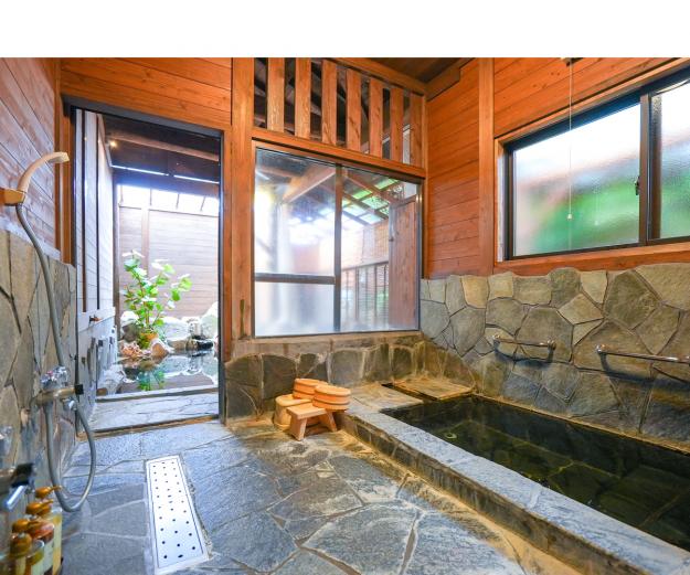 <span style="font-size:18px;"><a href="https://www.visit-oita.jp/spots/detail/9390"target="_blank"><font color="#0033ff">宿潦 ばん屋</font></a></span>