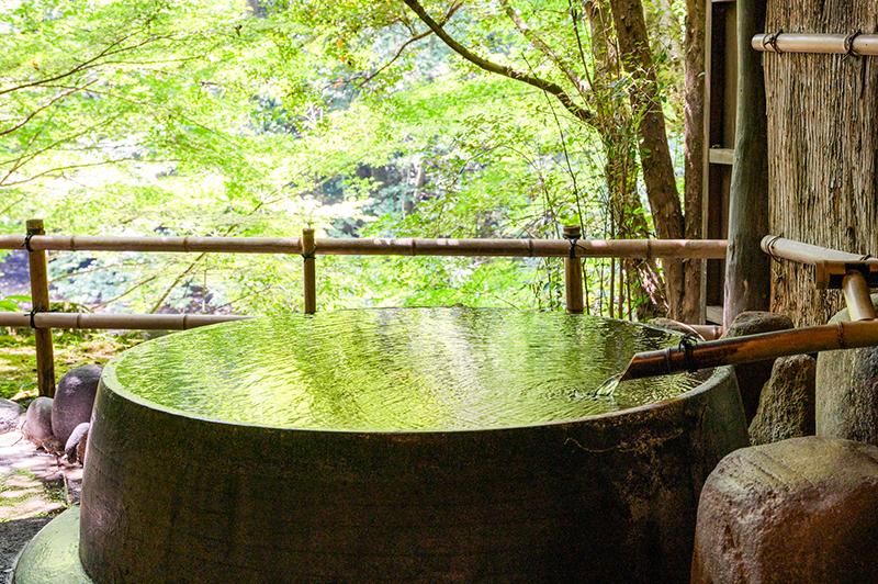 景色を見ながらの温泉