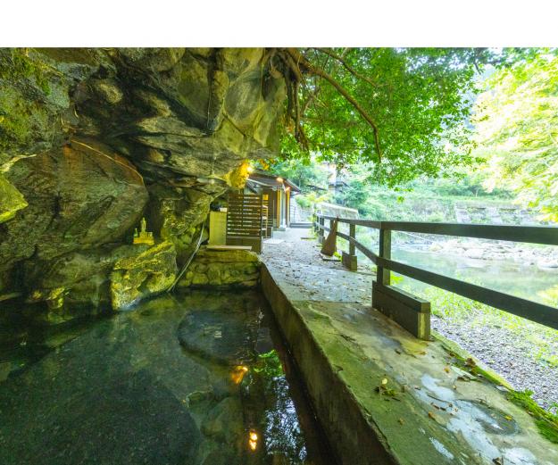 <span style="font-size:18px;"><a href="https://www.visit-oita.jp/spots/detail/9379"target="_blank"><font color="#0033ff">壁湯天然洞窟温泉 旅館 福元屋</font></a></span>