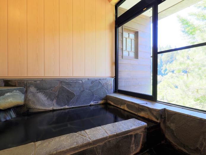 <span style="font-size:18px;"><a href="https://www.visit-oita.jp/spots/detail/9396"target="_blank"><font color="#0033ff">旅館いづもや</font></a></span>