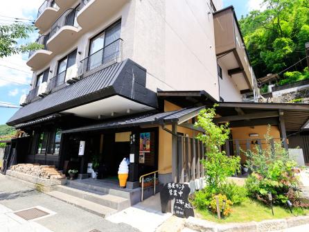 食事処『天庄』は、手打ちそばをいただけるランチスポットとしても人気