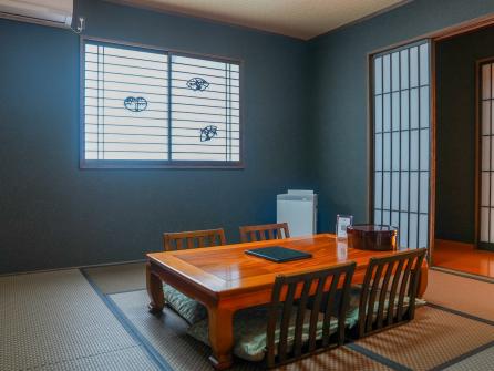 客室に温泉が付いているのは和の趣たっぷりの「牡丹の間」のみの贅沢