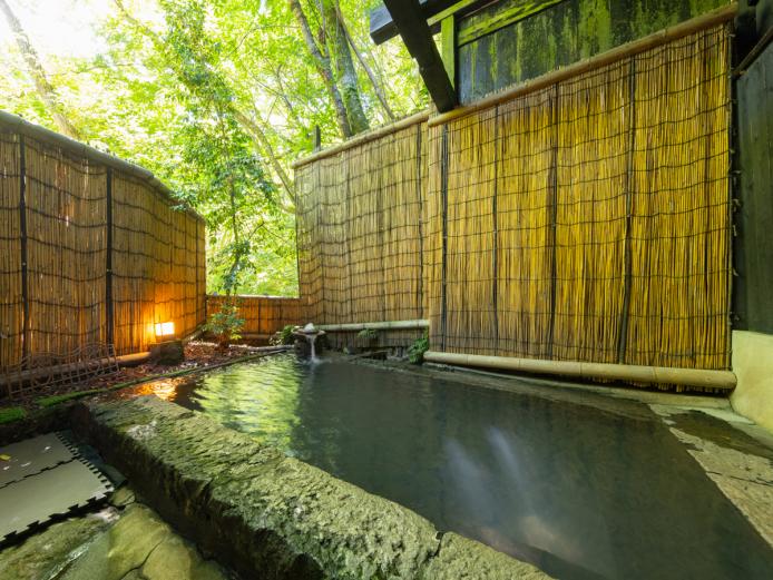 <span style="font-size:18px;"><a href="https://www.visit-oita.jp/spots/detail/9407"target="_blank"><font color="#0033ff">宿房 花しのぶ</font></a></span>