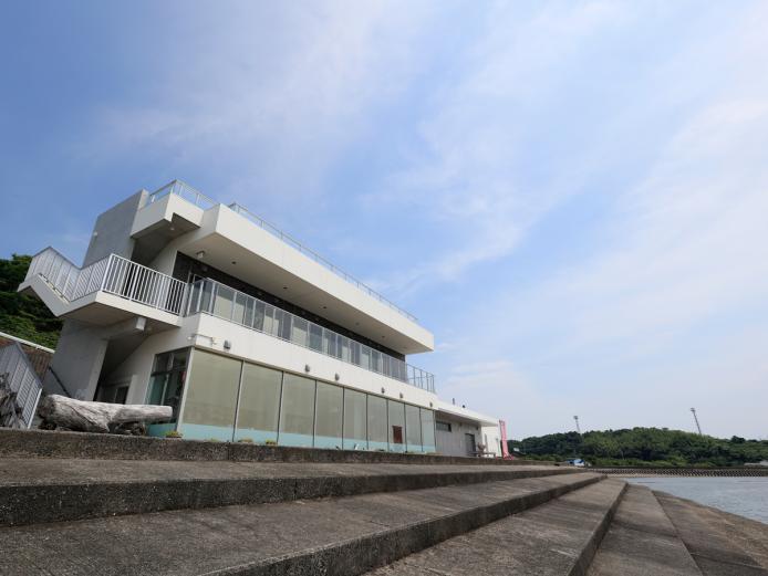▲真玉海岸のすぐそばにあるので、海岸に下りて磯遊びも楽しめる