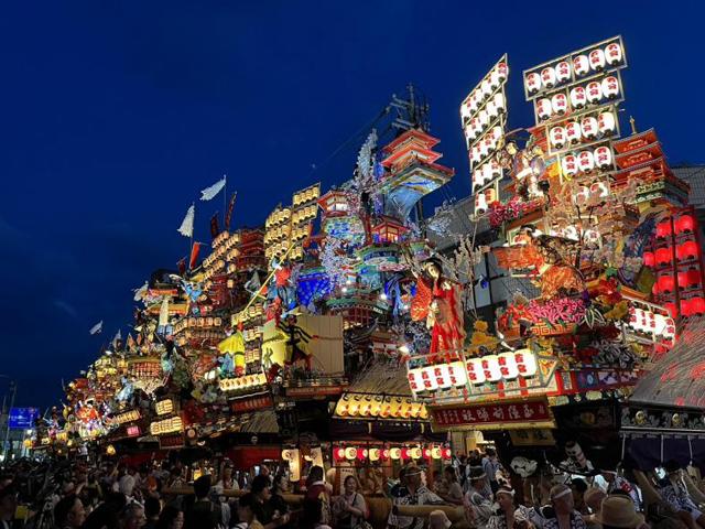 &lt;font color=&quot;#ff00ff&quot;&gt;&lt;strong&gt;日田祇園山鉾集団顔見世&lt;/strong&gt;&lt;/font&gt;（日田市）&lt;br&gt;&lt;span style=&quot;font-size:14px;&quot;&gt; 大分県日田市を代表する夏の祭典「日田祇園祭」の幕開けを告げる華やかなイベントが開催されます。隈・竹田地区4基、豆田地区4基、平成山、合せて9基の山鉾が、JR日田駅前に一堂に会する「日田祇園山鉾集団顔見世」は、「晩山」の時間帯に開催され、その幻想的かつ華麗な提灯（ちょうちん）に灯りがともる光景は必見です。ぜひ間近でご堪能ください。&lt;hr&gt;&lt;span style=&quot;font-size:14px;&quot;&gt;&lt;strong&gt;【DATA】&lt;/strong&gt;&lt;br /&gt;開催日程：7月20日（日）&lt;br&gt;開催場所：JR日田駅前（大分県日田市元町）&lt;br&gt;問合せ：0973-22-8210（日田市文化スポーツ観光部 観光課 観光企画係）&lt;br&gt;&lt;a href=&quot; https://www.city.hita.oita.jp/soshiki/shokokankobu/kankoka/kankokikaku/gion/2548.html &quot; target=&quot;_blank&quot;&gt;&lt;font color=&quot;#0033ff&quot;&gt;詳細はこちら&lt;/font&gt;&lt;/a&gt;&lt;/span&gt;&lt;br&gt;&lt;br&gt;