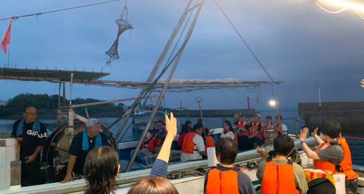 <span style="font-size:16px;"><a href="https://hijinavi.com/spots/detail/99"><span style="color:#C9F2E3;"><u>別府湾漁船クルーズ</u></span></a><br ><span style="font-size:12px;"> 漁師さんが案内する漁船クルーズ。朝昼夜とお好みの時間帯＆コースを選んでオーダー可能。要予約5日前まで。原則5名からの予約。</span><br /><span style="font-size:12px;"><span style="color:#FFFF00;">【スポット情報】</span><br />住所：大分県速見郡日出町2612-1<br />TEL：0977-72-4255(ひじ町ツーリズム協会)</span><br /><br>