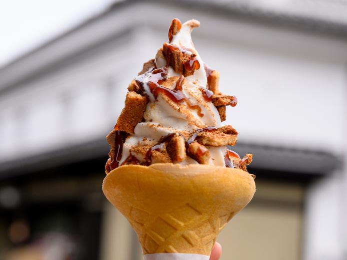 ▲甘じょっぱくて美味しい「味噌ソフトクリーム（コーン）」500円