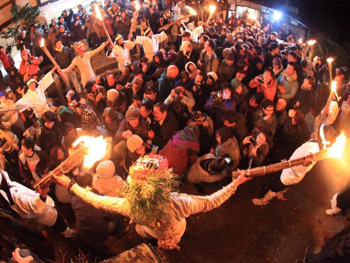 <font color="#008000"; span style="font-size:18px;"><strong>成仏寺修正鬼会：国東市</strong></font><br><font color="red"><strong>※諸般の事情により今年度の開催は中止となりました</strong></font><br>開催場所／成仏寺（大分県国東市国東町成仏）<br>問合せ／0978-72-2677（国東市文化財課）<br><a href="https://www.city.kunisaki.oita.jp/site/kyouikukage/jyobutsujisyujyoonie2026.html" target="_blank"><font color="#0033ff">詳細はこちら</font></a><br><br>