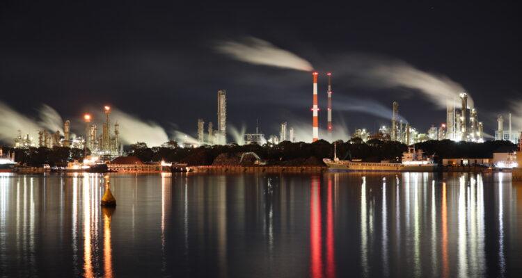 <span style="font-size:16px;"><a href="https://www.city.oita.oita.jp/o157/kanko/cruise_houkokusyo.html"><span style="color:#C9F2E3;"><u>大分市工場夜景クルーズ</u></span></a><br ><span style="font-size:12px;"> 大分市臨海部にある工場夜景を、船に揺られながら楽しむことができるツアー。工場の明かりが海に照らされて特別な景色を満喫できる。開催については、HPでご確認ください。</span><br /><span style="font-size:12px;"><span style="color:#FFFF00;">【スポット情報】</span><br />住所：大分県大分市<br />TEL：097-537-7043（大分市観光課）<br />