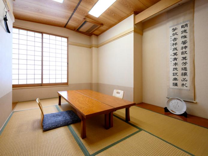 ▲しっとり落ち着いた客室で食事が楽しめます