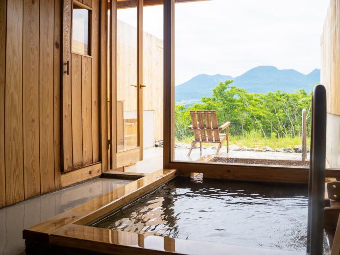 ▲敷地内には『Spa Ku空』も。全５部屋の貸切家族湯は、内風呂、棚湯式露天風呂、スチームサウナ、水風呂が付いています