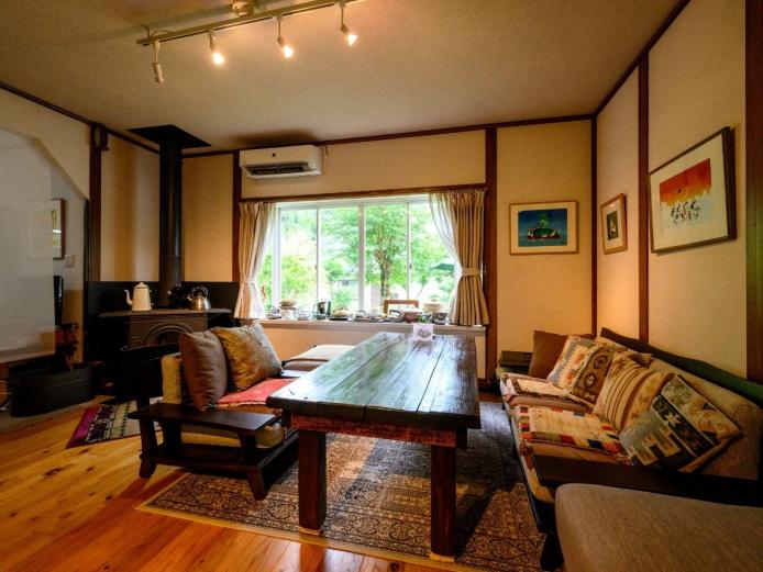 ▲ゆったりくつろげるソファ席もあります