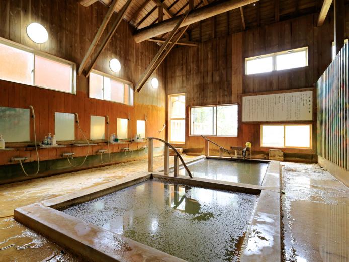 &lt;span style=&quot;font-size:18px;&quot;&gt;&lt;a href=&quot;https://www.visit-oita.jp/spots/detail/9373&quot;target=&quot;_blank&quot;&gt;&lt;font color=&quot;#0033ff&quot;&gt;水神之森&lt;/font&gt;&lt;/a&gt;&lt;/span&gt;