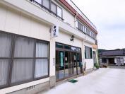 創業半世紀になる老舗。温泉や山の幸の料理が魅力