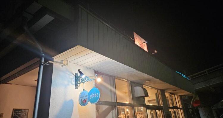 <span style="font-size:16px;"><a href="https://www.instagram.com/hita_globe/"> <span style="color:#C9F2E3;"><u>ボンジョルノ食堂グローブ</u></span></a><br > <span style="font-size:12px;"> 幅広い世代から愛されるイタリアンのお店。ピザやパスタはもちろん、ステーキやご飯もの、夜のおつまみなども充実。進撃の巨人コラボ店としても話題！</span><br /> <span style="font-size:12px;"><span style="color:#FFFF00;">【スポット情報】</span><br /> 住所：大分県日田市南元町11-27<br /> TEL：0973-24-1606<br /> 営業時間：11:30～LO13:30/18:00～LO21:30<br /> 定休日：水曜</span><br /><br>