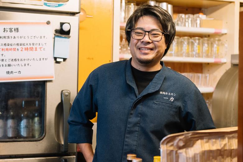 <span style="font-size:12px;">「うちのメニューはそれほど多くはありませんが、どれも味には自信があります」と話すのは店主の息子さんの村上雄大さん。めったに出ない部位や等級が上のランクを仕入れられるのも老舗店の実力があってこそ。品質にこだわり、新鮮なお肉をリーズナブルに提供されています。</span><br><br>