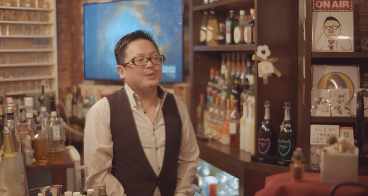 <span style="font-size:16px;"><a href="https://www.youtube.com/watch?v=c65jdU6nAx0 "> <span style="color:#C9F2E3;"><u> ON AIR </u></span></a><br > <span style="font-size:12px;"> YouTubeでライブ配信をおこなっているオンラインバー。月・金曜日の配信ではコメントすることでオリジナルカクテルが楽しめます。日曜日は猫ちゃんと配信しながら営業中。</span><br /> <span style="font-size:12px;"><span style="color:#FFFF00;">【スポット情報】</span><br /> 住所：大分県大分市都町3-6-6 遠藤ビル1F <br /> TEL：097-532-3692 <br /> 営業時間：20時～翌朝4時、土・火・水曜は21:00～翌朝4時<br /> 定休日：不定休 ※金曜、土曜のみ営業</span><br /><br>