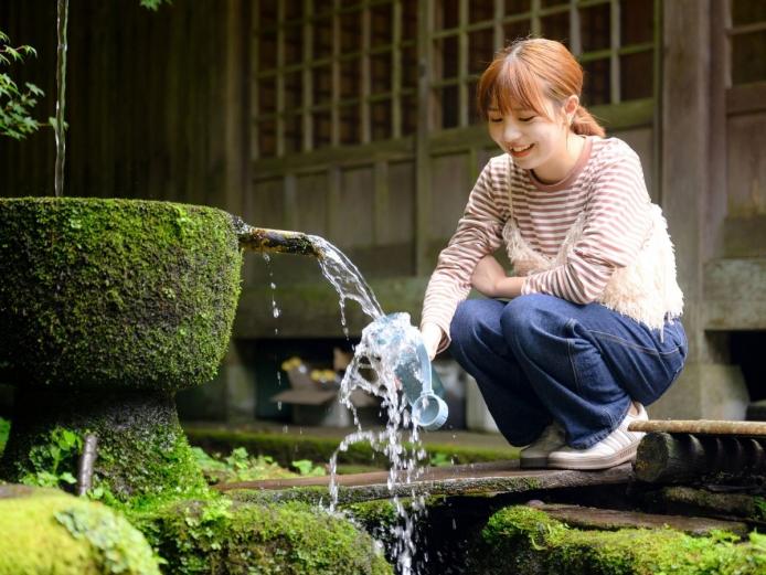 <a href=" https://www.visit-oita.jp/topics/detail/575#yufu"target="_blank"><font color="#0033ff">【特集2：由布市】<br>由布院の奥座敷、塚原で深呼吸</font><br>地元食材を使ったランチや牧場スイーツ、心ときめくチョコレートなど、癒しの時間をお届けします。</a>