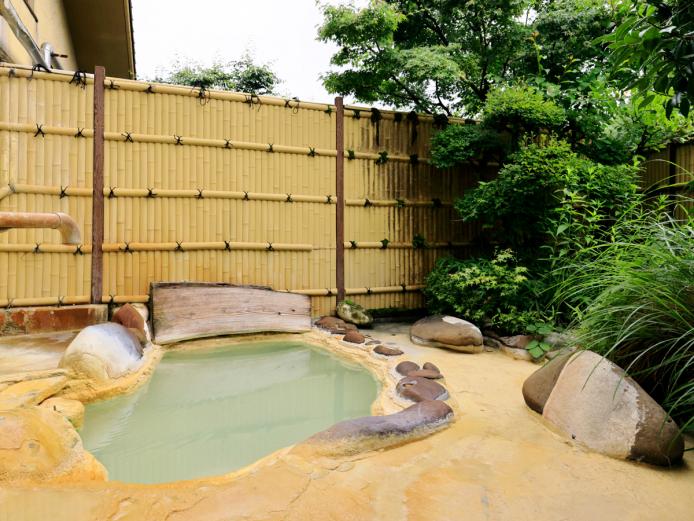 <span style="font-size:18px;"><a href="https://www.visit-oita.jp/spots/detail/9376"target="_blank"><font color="#0033ff">山の湯 かずよ</font></a></span>