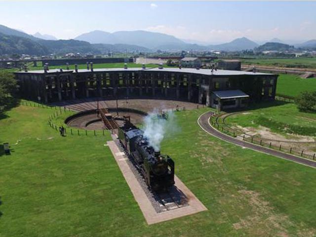 ▲旧豊後森機関庫及び転車台は、九州で唯一現存する扇形機関庫として国の登録有形文化財となりました