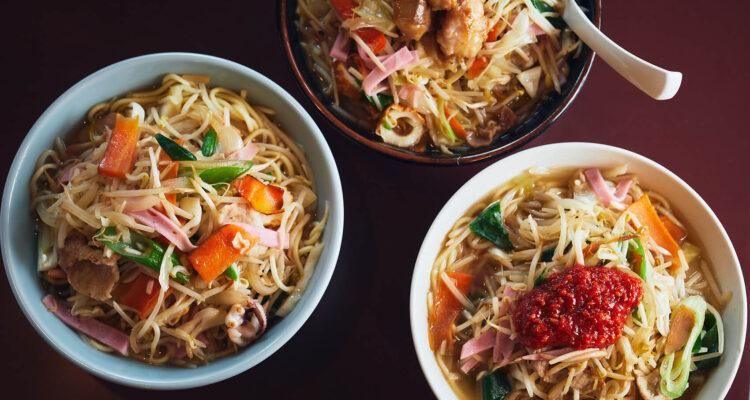 <span style="font-size:16px;"><a href="https://takarayahita.com/ "> <span style="color:#C9F2E3;"><u>寳屋 本店</u></span></a><br > <span style="font-size:12px;"> 日田グルメの宝庫。名物「日田チャンポン」や三隈川産の鮎、大分名物とり天、日田の郷土料理高菜巻きなど、日田と大分のグルメを堪能できます。</span><br /> <span style="font-size:12px;"><span style="color:#FFFF00;">【スポット情報】</span><br /> 住所：大分県日田市元町13-1 <br /> TEL：0973-24-4366 <br /> 営業時間：11:00〜15:00(L.O. 14:30)、17:00〜21:00(L.O.20:30) <br /> 定休日：水曜、元日</span><br /><br>