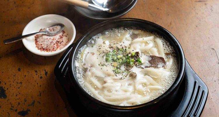 <span style="font-size:16px;"><a href="https://www.instagram.com/beppu_kouraibo/ "> <span style="color:#C9F2E3;"><u>にんにく料理 専門店 味の高麗房</u></span></a><br > <span style="font-size:12px;">にんにくを愛する心と料理の研究が生んだ、240種類の豊富なメニューを誇る料理店。人気の「蒸し豚」や滋養に効果がある「ソルロンタン」が人気です。</span><br /> <span style="font-size:12px;"><span style="color:#FFFF00;">【スポット情報】</span><br /> 住所：大分県別府市元町5-8 <br /> TEL：0977-26-0454 <br /> 営業時間：19:30〜22:00 <br /> 定休日：月曜、第１・第３日曜日</span><br /><br>