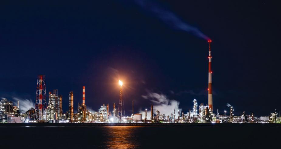 <span style="font-size:16px;"><a href="https://www.city.oita.oita.jp/o157/kanko/cruise_houkokusyo.html"><span style="color:#C9F2E3;"><u>大分市工場夜景クルーズ</u></span></a><br ><span style="font-size:12px;">大分市臨海部にある工場夜景を、船に揺られながら楽しむことができるツアー。工場の概要や見どころを紹介するクルーズガイドが同乗し、工場の明かりが海に照らされる特別な景色を満喫できる。</span><br /><span style="font-size:12px;"><span style="color:#FFFF00;">【スポット情報】</span><br />住所：大分県大分市<br />TEL：097-537-7043（大分市観光課）<br />