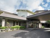 国立公園内に佇むホテルは、野菜たっぷりの会席料理も好評
