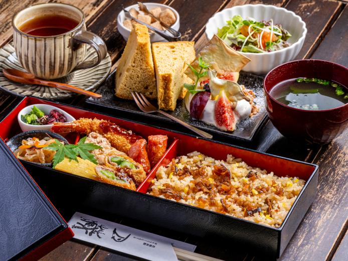 ▲「鱧飯弁当」（ドリンク付き）1200円とシフォンケーキ（+250円）