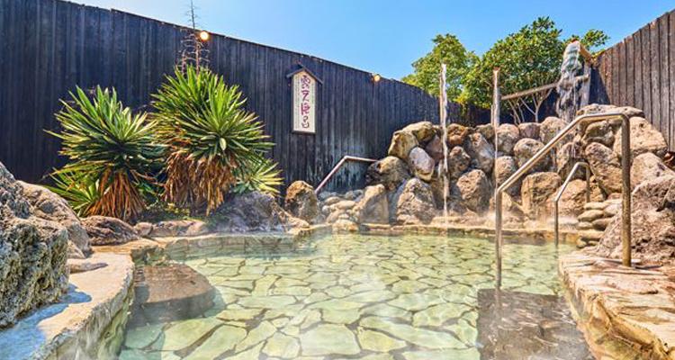 <span style="font-size:16px;"><a href="https://www.ooedoonsen.jp/fugetsu/day_trip/ "> <span style="color:#C9F2E3;"><u>夢たまて筥</u></span></a><br > <span style="font-size:12px;">箱蒸しのお風呂に、大きな露天の岩風呂といった、6種類のお風呂が楽しめる日帰り温浴施設は深夜2時まで営業。温泉旅を満喫したい方におすすめです。</span><br /> <span style="font-size:12px;"><span style="color:#FFFF00;">【スポット情報】</span><br /> 住所：大分県別府市北中1 <br /> TEL：050-3615-3456 <br /> 営業時間：7:00～深夜2:00（最終受付時間深夜 1:30）<br /> 定休日：なし</span><br /><br>