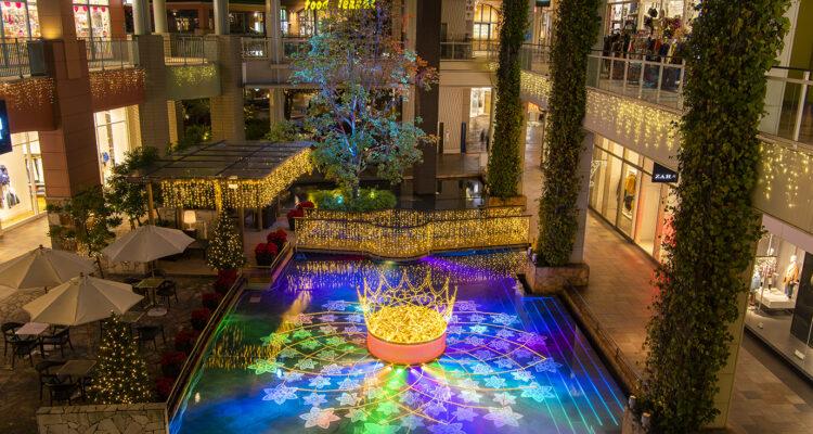 <span style="font-size:16px;"><a href="https://shop.parkplace-oita.com/"> <span style="color:#C9F2E3;"><u>パークプレイス大分</u></span></a><br > <span style="font-size:12px;"> 日が暮れても映画やお食事、お買い物を楽しめる複合商業施設です。冬のイルミネーションは、デートスポットとしても人気。</span><br /> <span style="font-size:12px;"><span style="color:#FFFF00;">【スポット情報】</span><br /> 住所：大分県大分市公園通り西２-１<br /> TEL：097-520-7777<br /> 営業時間：ショップ・フードテラス10:00～21:00、レストラン11:00～22:00、イオン9:00～21:00 ※店舗によって異なる場合あり</span><br /><br>