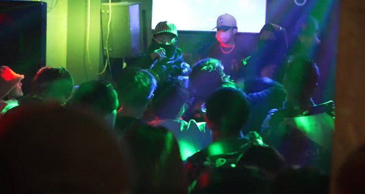 <span style="font-size:16px;"><a href="https://club-freedom.net/"> <span style="color:#C9F2E3;"><u>club freedam/VOGUE</u></span></a><br > <span style="font-size:12px;"> 県内屈指の規模を誇る老舗のナイトクラブ。幅広いジャンルのクラブミュージックをダンスフロアやバーラウンジ、VIPルームなど用途に合わせ楽しんでいただけます。</span><br /> <span style="font-size:12px;"><span style="color:#FFFF00;">【スポット情報】</span><br /> 住所：大分県大分市都町５ 3−5−7 都パークサイドビル 3F<br /> TEL：0975-36-5454<br /> 営業時間：【金曜日】22:00~4:00【土曜日】22:00~5:00<br /> 定休日：月～木曜日、日曜日</span><br /><br>