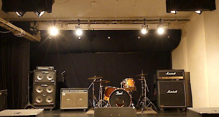 <span style="font-size:16px;"><a href="https://www.athall.com/"> <span style="color:#C9F2E3;"><u>ATHALL</u></span></a><br > <span style="font-size:12px;"> ライブハウス、演劇、貸切パーティーにも対応可能、大分の多ジャンルのアートが生まれるカルチャースペース。イベントスケジュールを確認して訪れて。</span><br /> <span style="font-size:12px;"><span style="color:#FFFF00;">【スポット情報】</span><br /> 住所：大分県大分市中央町2-6-4 エムライフシティビル3F<br /> TEL：097-535-2567</span><br /><br>